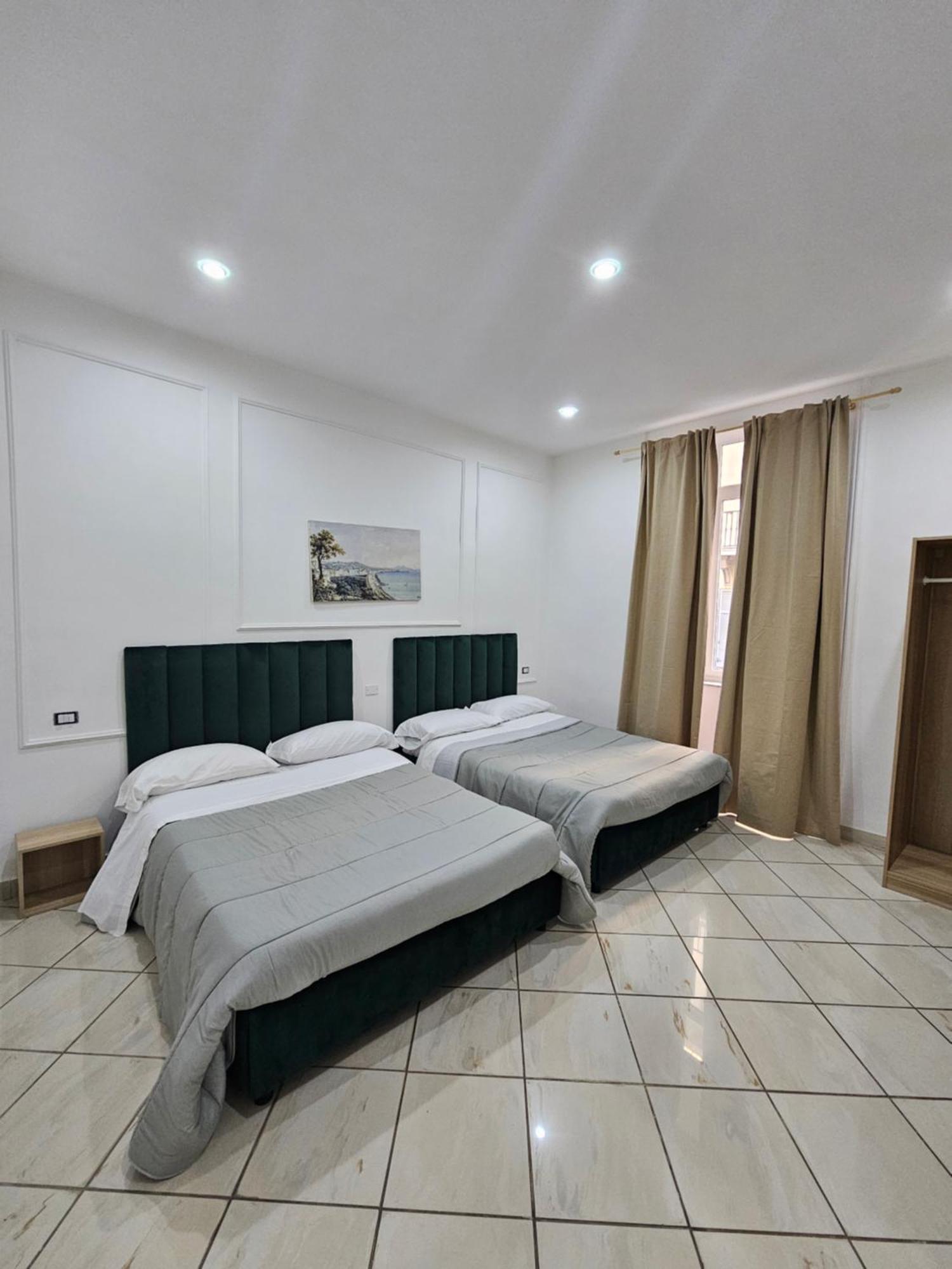 B&B Napoli Centrale Room&Jacuzzi Exterior photo