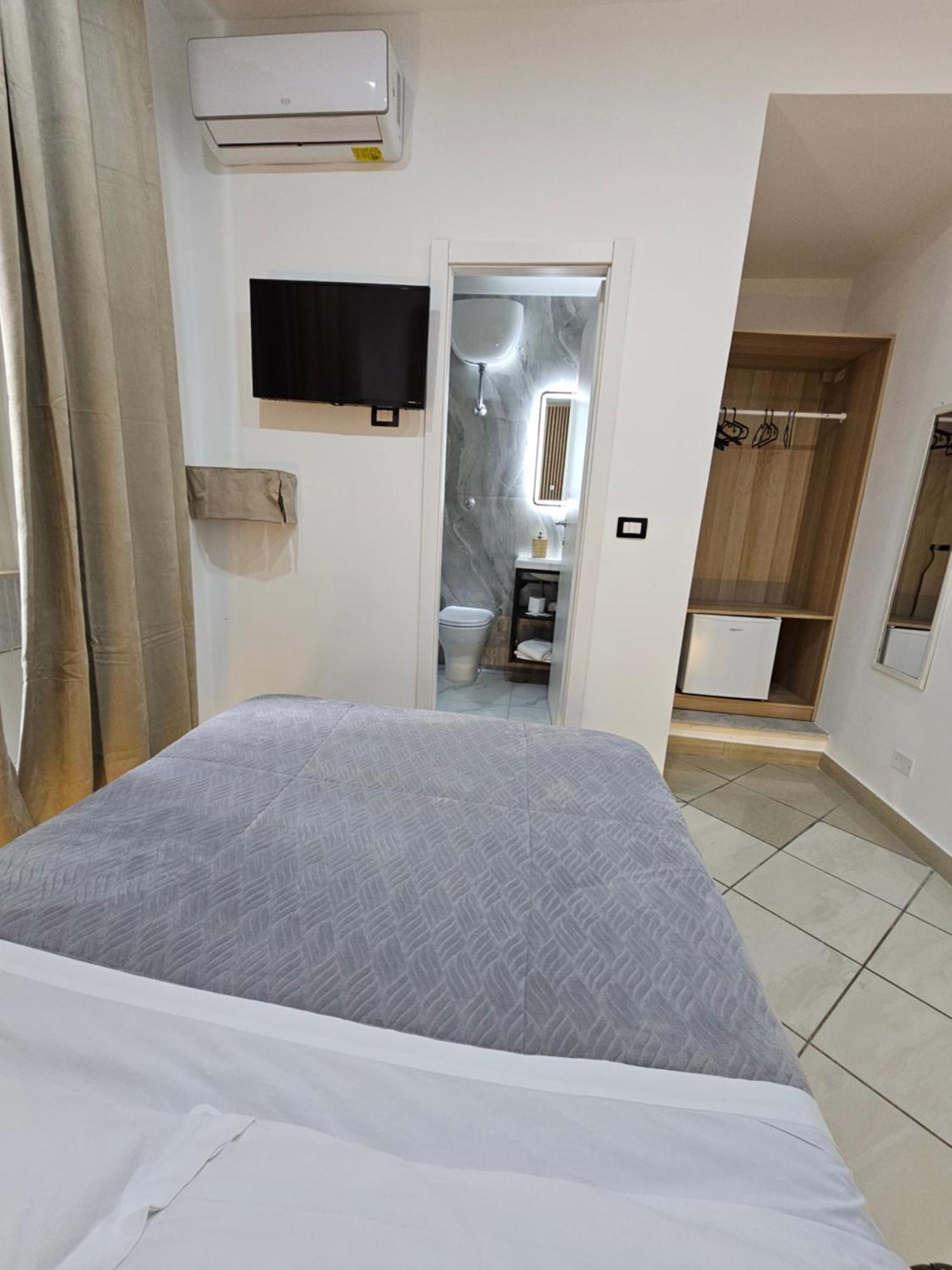 B&B Napoli Centrale Room&Jacuzzi Exterior photo