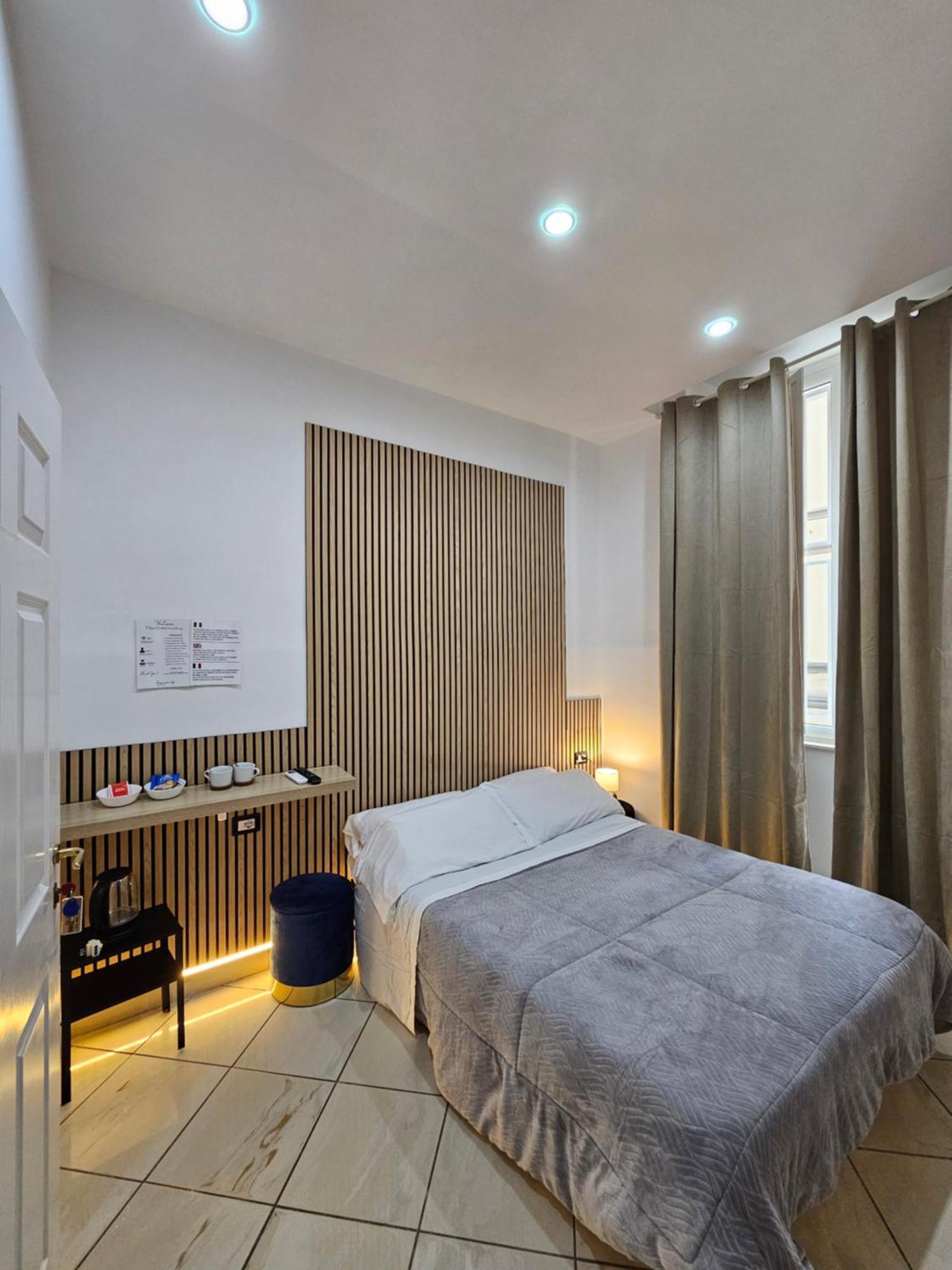 B&B Napoli Centrale Room&Jacuzzi Exterior photo